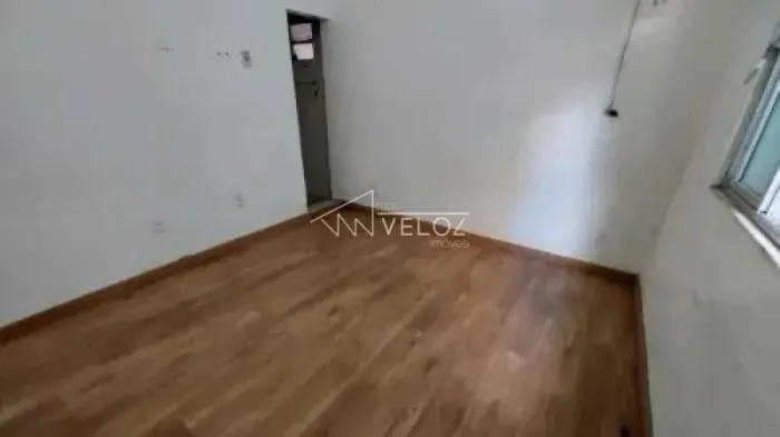 Casa de rua : Sobrado / Residencial / Catumbi