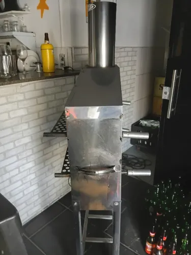 Churrasqueira em ótimo estado