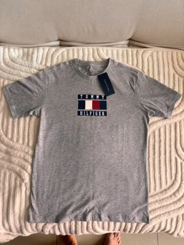 Blusa Tommy Masculina 10/12 anos