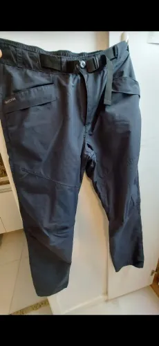 Calça resistente a água e térmica 
