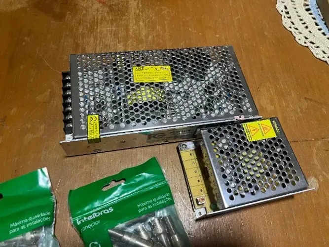 Kit 2 Fontes CFTV 12V - Intelbras EFM 1205 + FC 12 15A