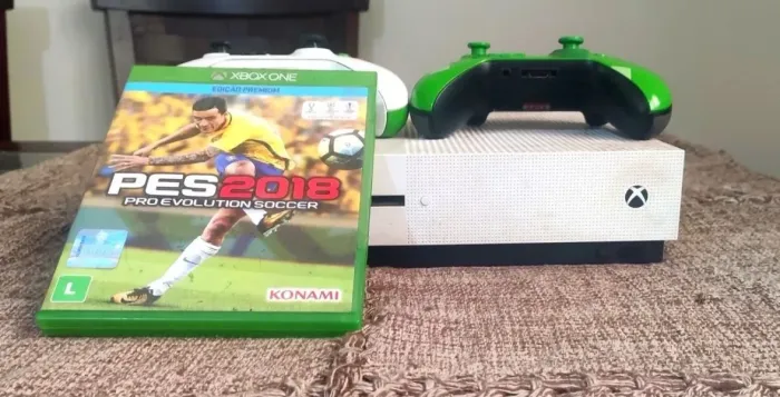 XBOX ONE S + 2 CONTROLES + FORZA HORIZON DIGITAL.