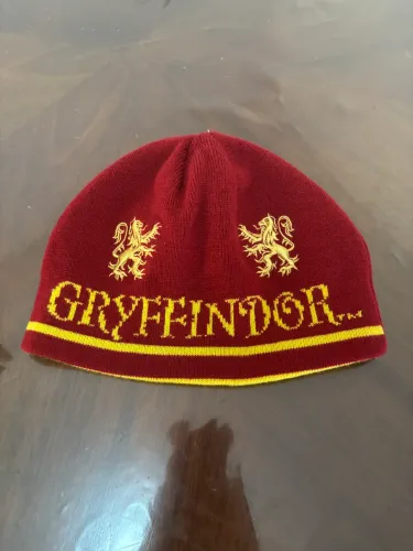 Touca gorro da Grifinória de Harry Potter 