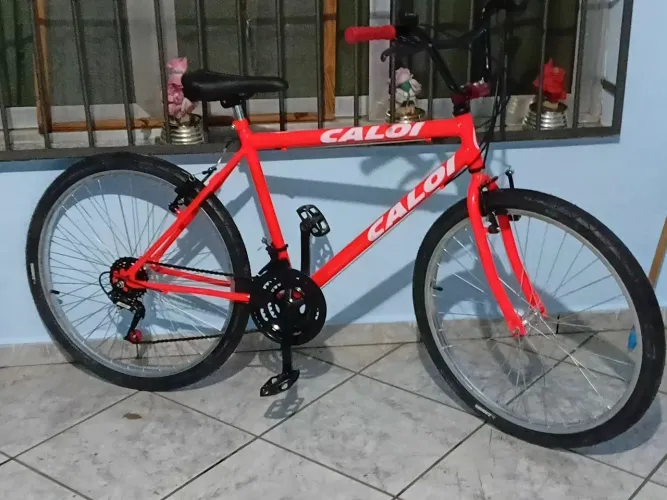 Bicicleta aro26 18machas peças todas novas.