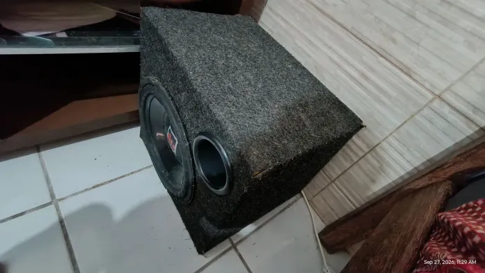 Caixa sub para mala de carro