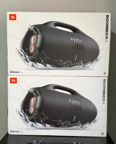 Boombox 4 nova, lacrada, com Nota fiscal e garantia de 1 ano