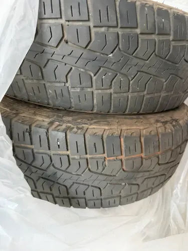 Vendo 4 pneus Pirelli Scorpion ATR 205/60/16