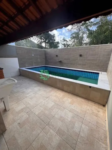 casa nova em itanhaem com piscina