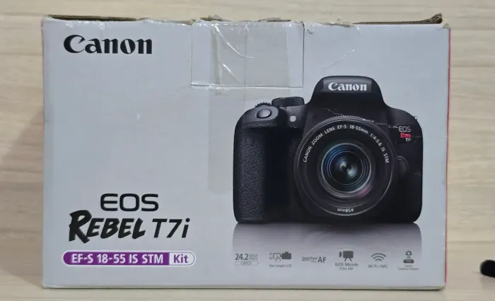 CANON T7I + LENTE 18-55MM STM APENAS 1 MES DE USO