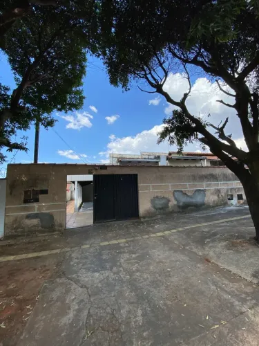 Casa 3 Quartos sendo 1 Suíte