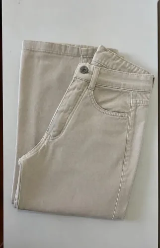 Calça jeans bege