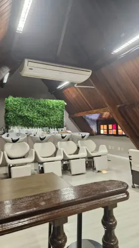 Casa para venda tem 360 metros quadrados com 6 quartos em Barroca - Belo Horizonte - Minas