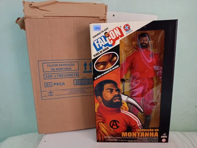 Boneco Falcon Expedição na Montanha
