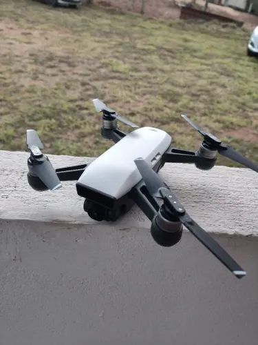 DJI Spark Fly More Combo - Excelente estado - R$ 1.900