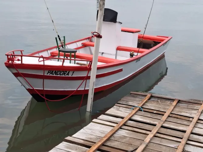 Vendo barco com motor