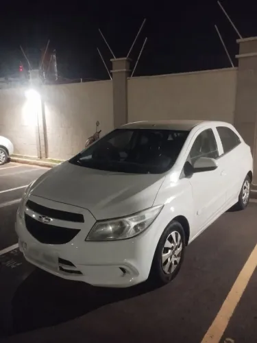 Chevrolet Onix JOY Hatch 1.0 8V Flex Mec. 4P 2017