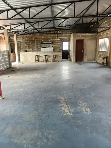 Espaço para aluguel para festas ou para depósito de empresa