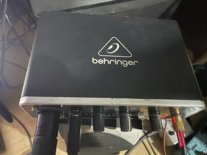 Interface de áudio U-phoria UMC22 Behringer 2 canais