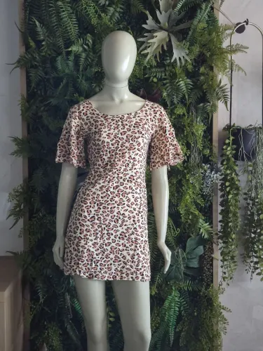 Vestido animal print curto