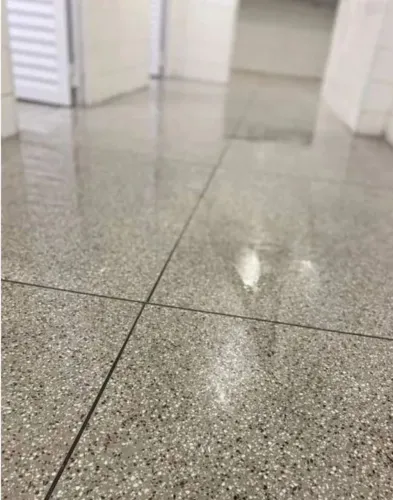 Piso de Granitina