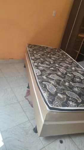 Cama BOX Semi nova