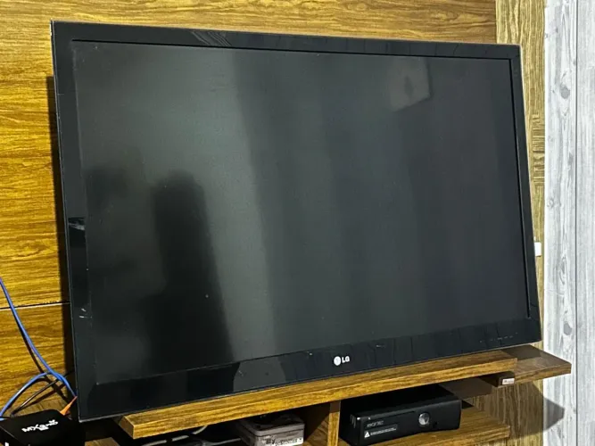 Tv LG 47 polegadas não smart, más vai com o parelho total 750$