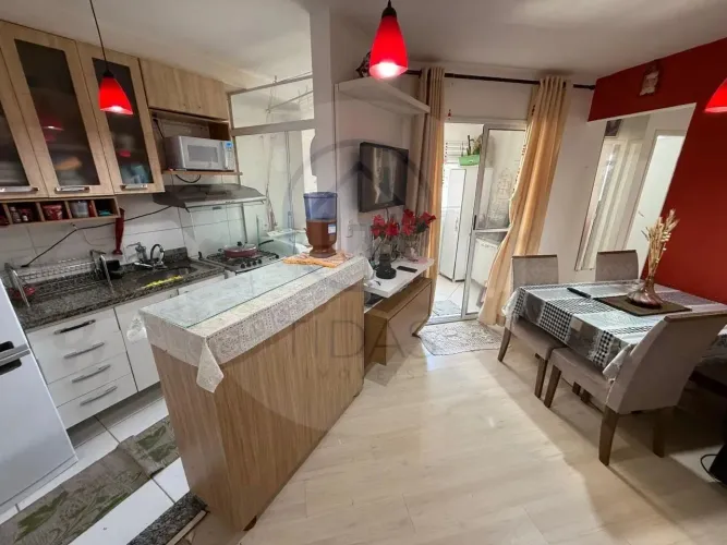 Apê de 47m com varanda, 2 quartos e 1 vaga na Vila Bela Vista (zona norte)