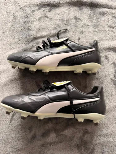 Chuteira de Campo Puma King Top DI FG - Couro de Canguru - 40.5BR (9us)