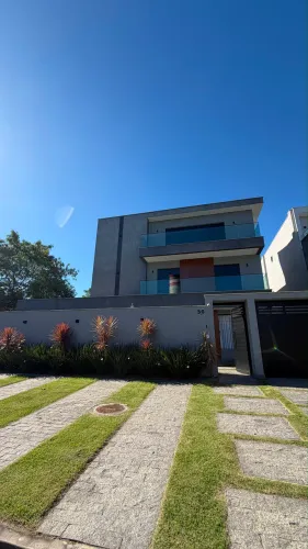 Casa contemporânea do Vivendas do Sol | 3 suítes, piscina e +5 vagas