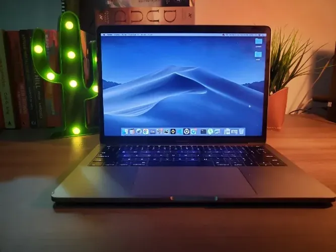 Macbook Pro - 2017 (8GBRAM 256SSD CORE I5)