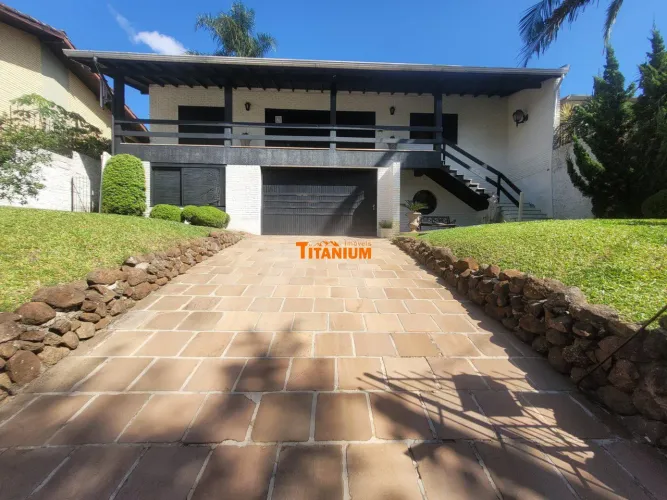 Casa com Piscina em Boa Vista, Novo Hamburgo - Aluguel REF: 3681