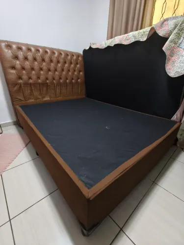 Vendo cama box com cabeceira