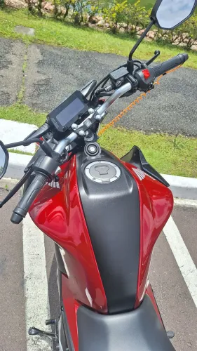 Cb 300f ABS na Garantia.