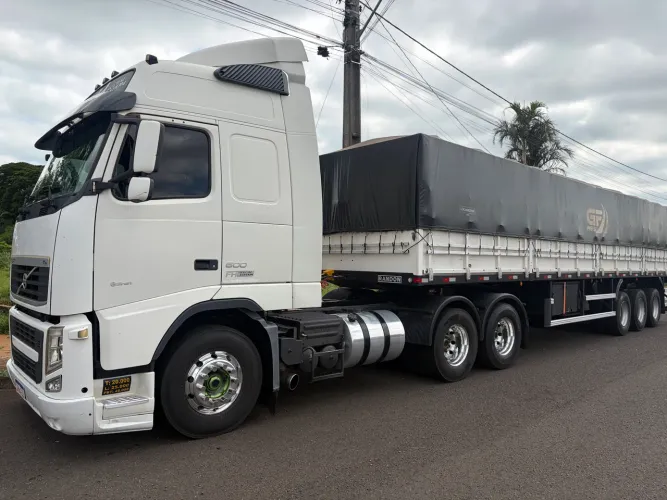 Caminhão Volvo FH500 6x2 SPECIAL EDITION 