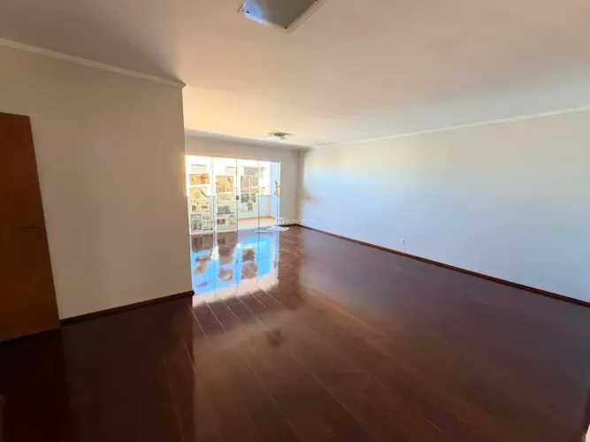 Apartamento 3 Quartos | Centro | 250m² de Conforto e Localização Privilegiada