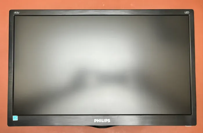 2 monitores Dell e Samsung
