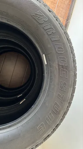 Jogo de Pneus Bridgestone 265/65 R17