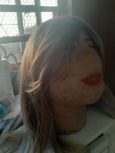 Wig loira linda comprei ,mais nao deu com o tom da minha pele ,para quem está procurando