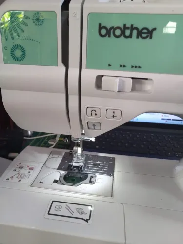 Maquina de costura e bordado Brother