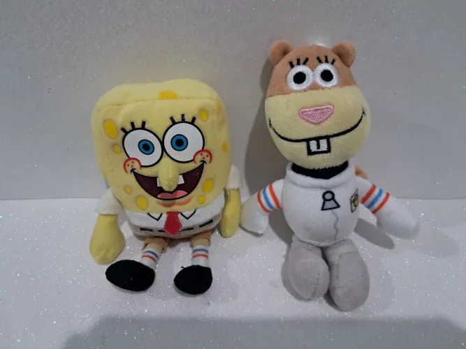 Lote miniaturas Bob Esponja e Sandy