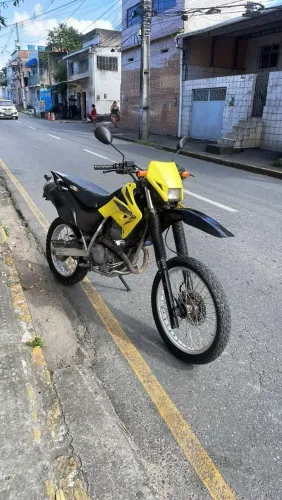 Vende-se está moto 
