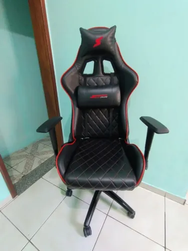 Cadeira Gamer Muito Novinha!