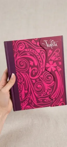 Diário Oficial Disney Violetta com Ímã - Edição Importada da Argentina (2013)