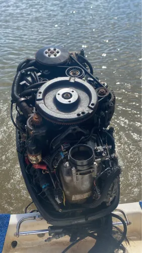 Motor Mercury Optmax 150 HP 2011