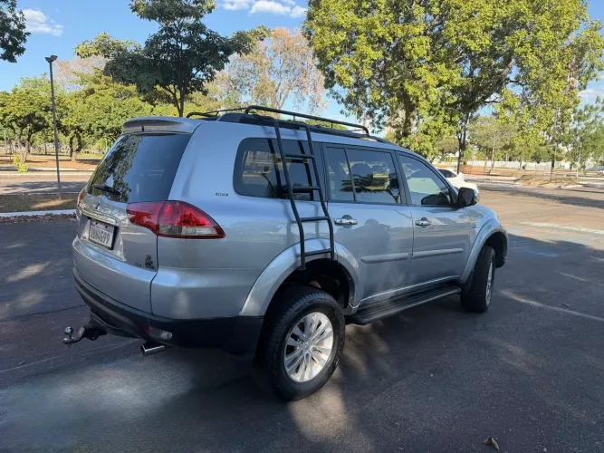 Mitsubishi Pajero Dakar HPE 3.2 4X4 T.I Dies 5P AUT 2015