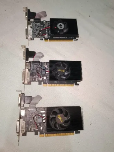 3 placas de vídeo