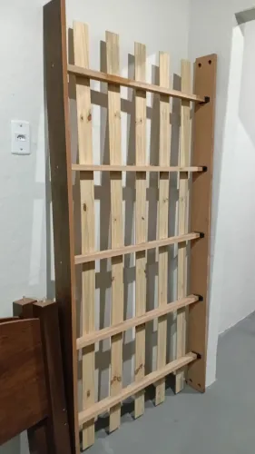 Cama de solteiro semi novo 