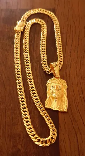 Belo cordão banhado a ouro 18k novo 