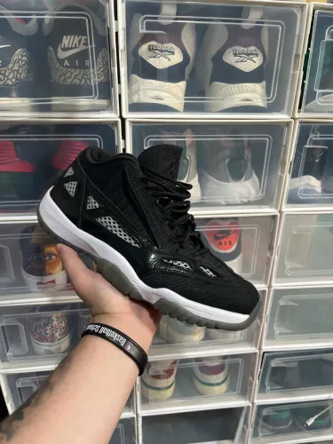 Air Jordan 11 LOW