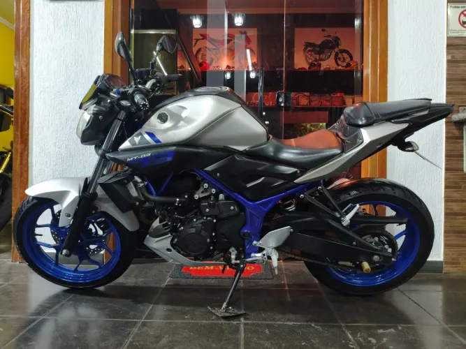 YAMAHA MT 03 ABS 2017 IMPECÁVEL 